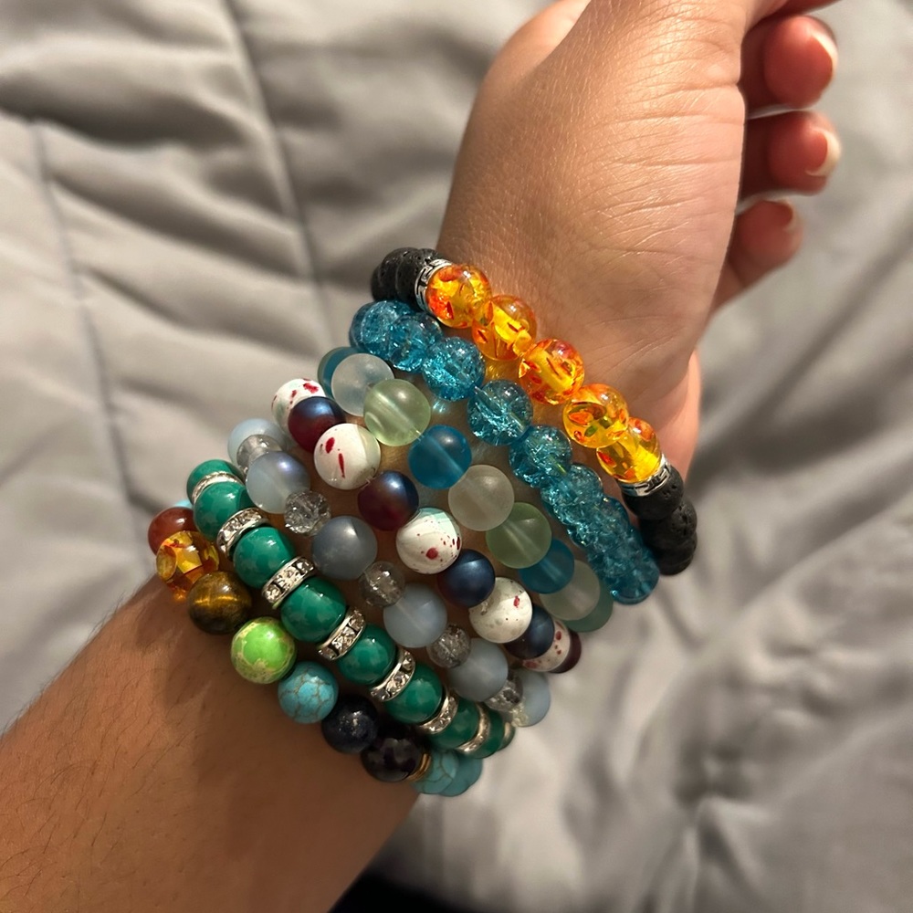 I wanted to try selling bracelets/bangles as start. - Picture 5 of 8